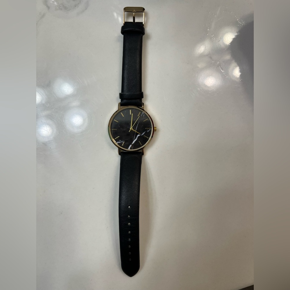 Timeless Marble Watch - Picture 4 of 4